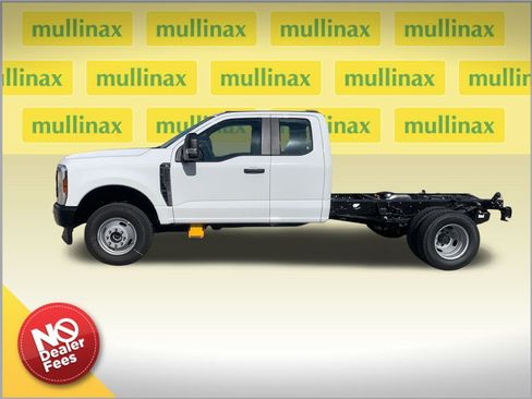 New 2025 Ford F350 XL image 2