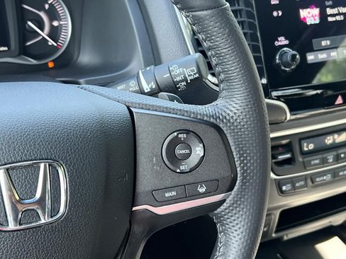 Used 2025 Honda Passport EX-L image 18