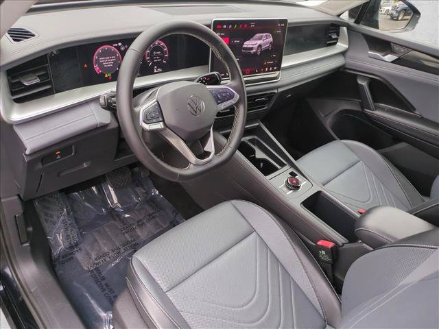 Used 2026 Volkswagen Tiguan SE FWD image 10