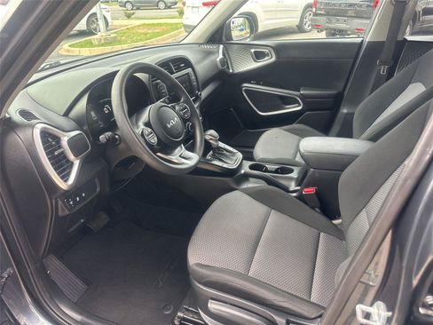 Used 2023 Kia Soul LX w/ Option Group 015 FWD image 16