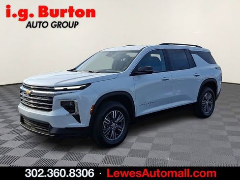 New 2026 Chevrolet Traverse LT image 2