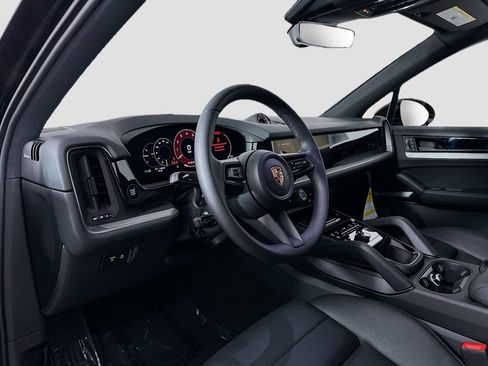 Certified 2026 Porsche Cayenne AWD/4WD image 4