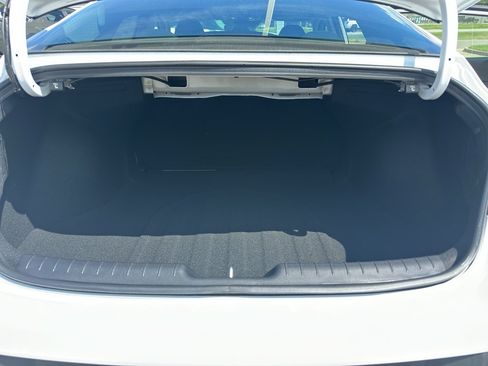 New 2026 Hyundai Elantra Hybrid FWD image 30