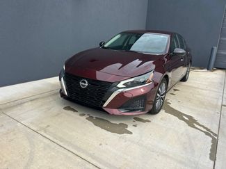 Used 2024 Nissan Altima 2.5 SV FWD video 1