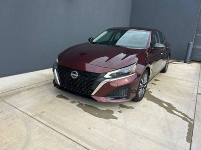 Used 2024 Nissan Altima 2.5 SV