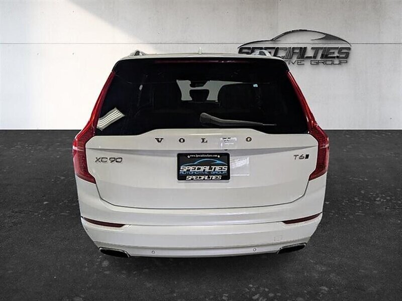 Used 2017 Volvo XC90 T6 Momentum w/ Vision Package AWD/4WD image 9
