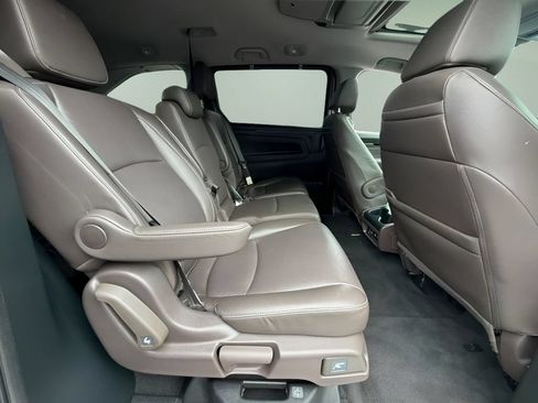 Used 2023 Honda Odyssey Touring image 19