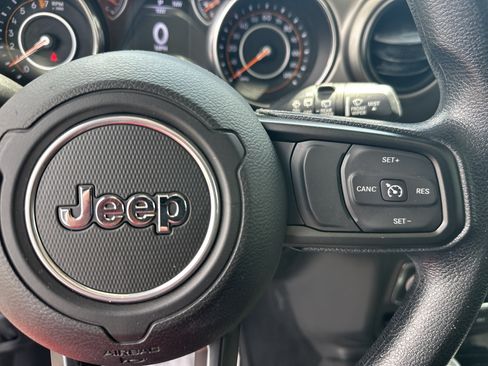 Used 2018 Jeep Wrangler Unlimited Sport AWD/4WD image 26