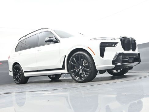 Used 2025 BMW X7 M60i AWD/4WD image 38