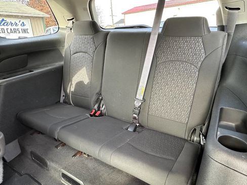 Used 2015 GMC Acadia SLE image 7