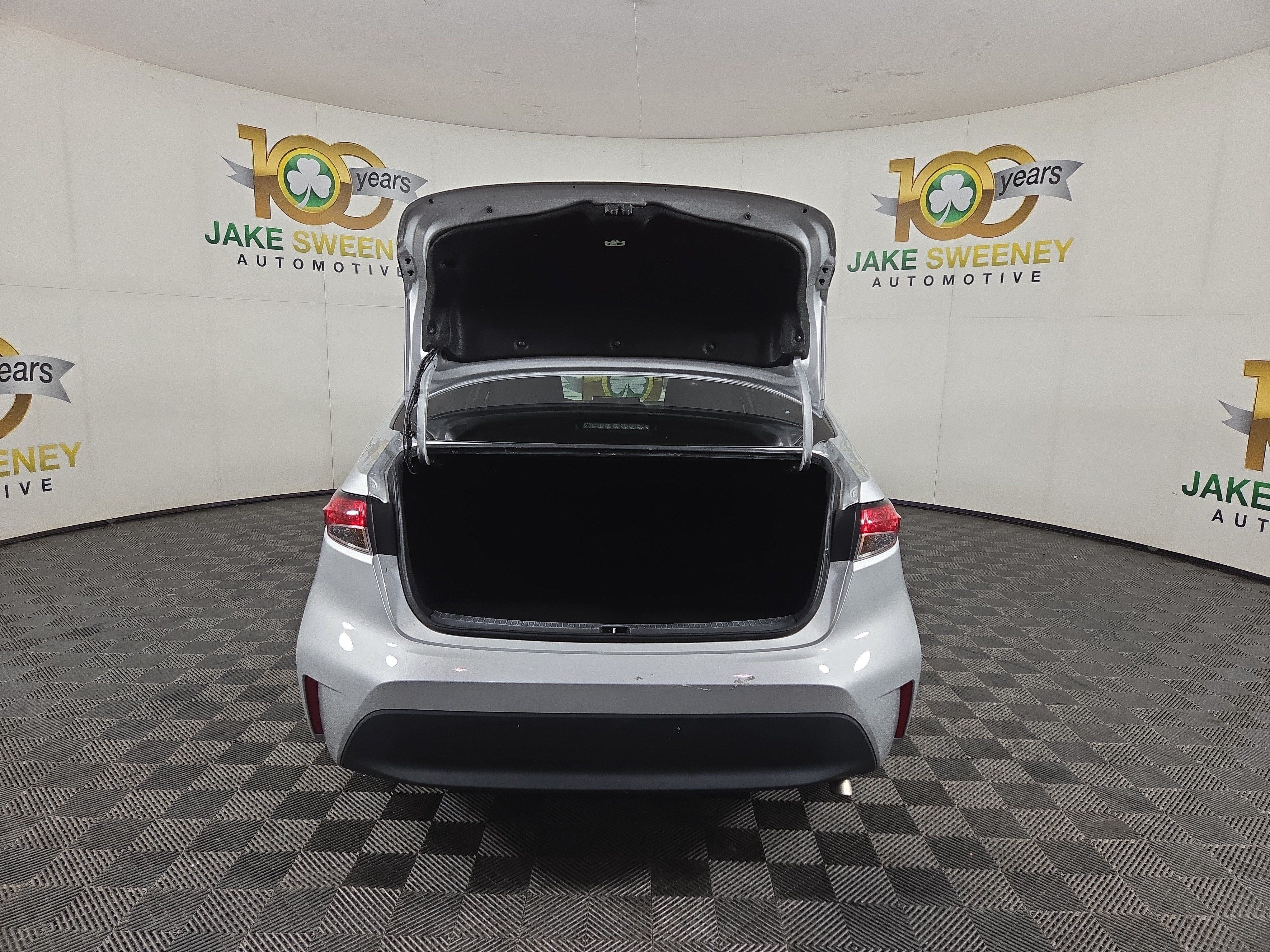 Used 2023 Toyota Corolla LE FWD image 31