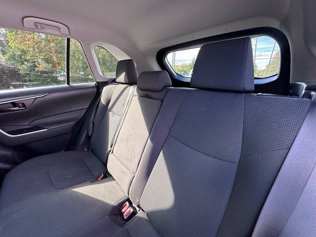 Used 2023 Toyota RAV4 LE AWD/4WD image 11
