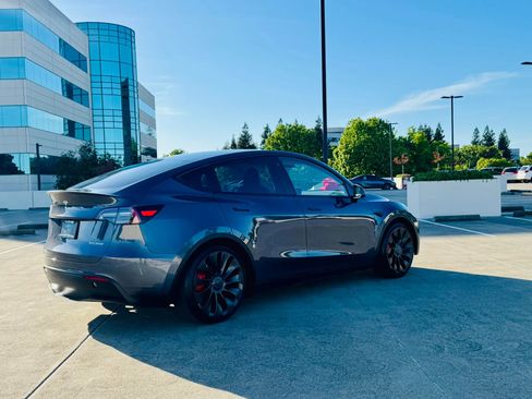 Used 2023 Tesla Model Y Performance AWD/4WD image 6