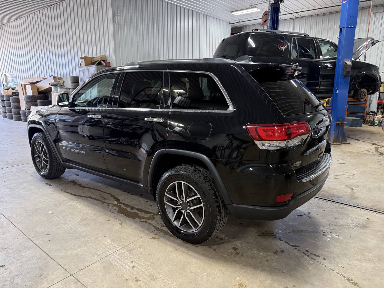 Used 2020 Jeep Grand Cherokee Limited AWD/4WD image 3