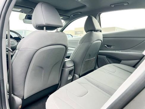 New 2025 Hyundai Elantra SEL FWD image 11