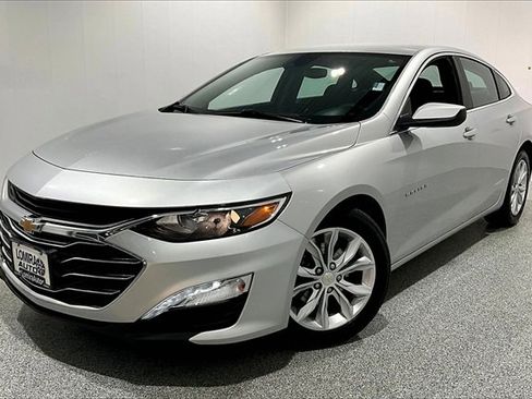 Used 2020 Chevrolet Malibu LT image 3