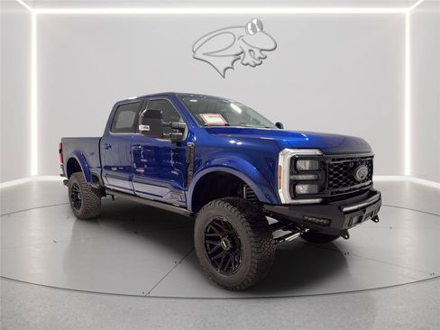 New 2026 Ford F250 Lariat w/ Black Appearance Package AWD/4WD image 3