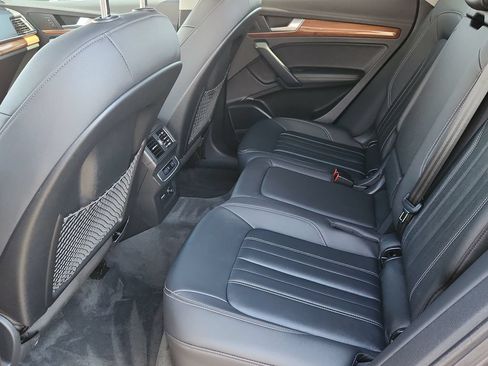 Used 2021 Audi Q5 e Premium Plus w/ Premium Plus Package AWD/4WD image 11