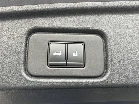 Certified 2025 Nissan Pathfinder SV w/ SV Premium Package FWD image 29