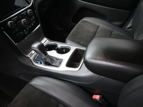 Used 2020 Jeep Grand Cherokee Altitude AWD/4WD image 31