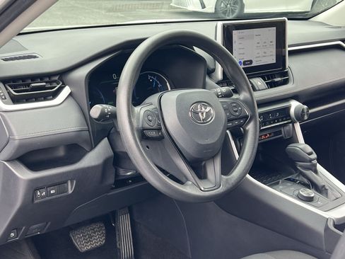Used 2025 Toyota RAV4 XLE AWD/4WD image 15