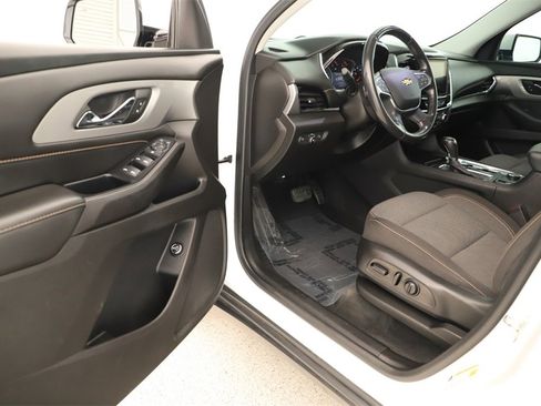 Used 2020 Chevrolet Traverse LT image 14