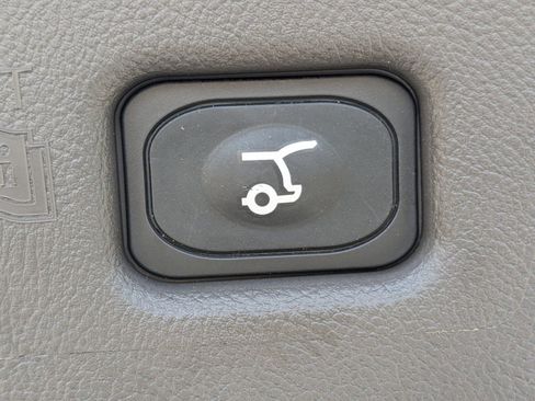 Certified 2023 Lincoln Nautilus Reserve w/ Equipment Group 202A image 15