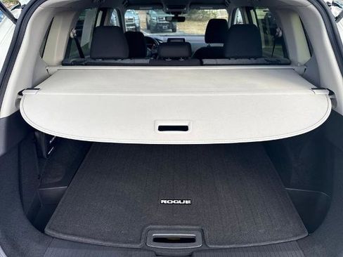 Certified 2023 Nissan Rogue SV AWD/4WD image 17