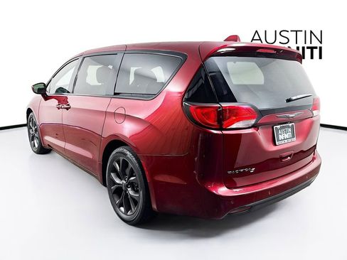 Used 2020 Chrysler Pacifica Touring w/ S Appearance Package image 6