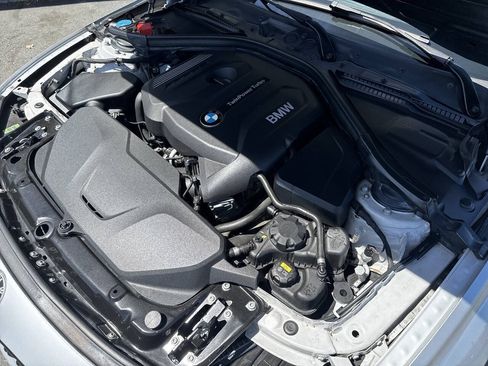 Used 2017 BMW 330i xDrive Wagon AWD/4WD image 13