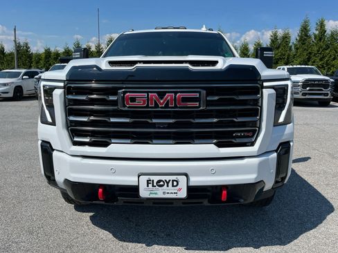 Used 2025 GMC Sierra 2500 AT4 w/ AT4 Premium Plus Package AWD/4WD image 8