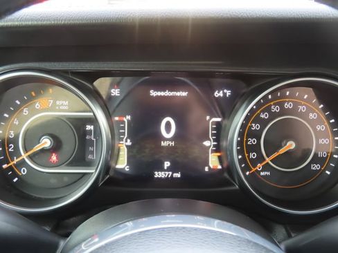 Used 2023 Jeep Wrangler Unlimited Sahara AWD/4WD image 33