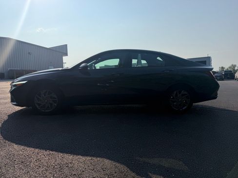 Used 2024 Hyundai Elantra SEL FWD image 10