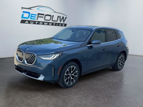 Used 2025 BMW X3 xDrive30i w/ Premium Package image 7