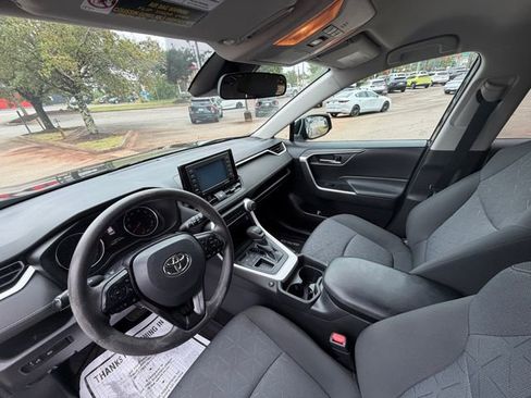 Used 2020 Toyota RAV4 XLE FWD image 10