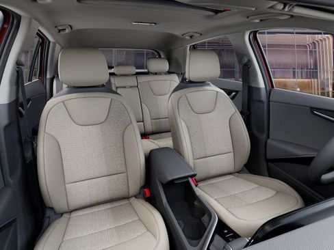 New 2025 Kia Niro EX Touring image 18