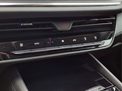 Certified 2025 Buick Envision Preferred AWD/4WD image 9