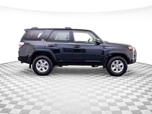 Used 2019 Toyota 4Runner SR5 AWD/4WD image 7