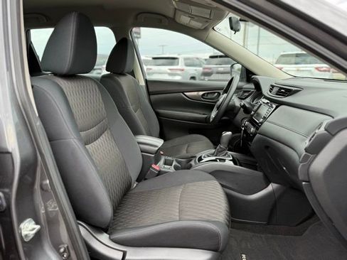 Used 2019 Nissan Rogue S image 17