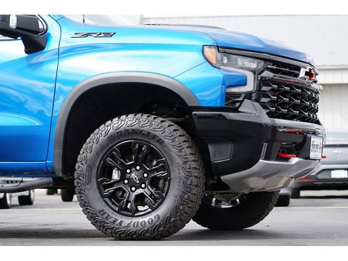 Used 2024 Chevrolet Silverado 1500 ZR2 image 10