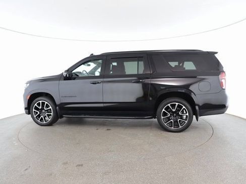 Used 2022 Chevrolet Suburban RST w/ Luxury Package image 7