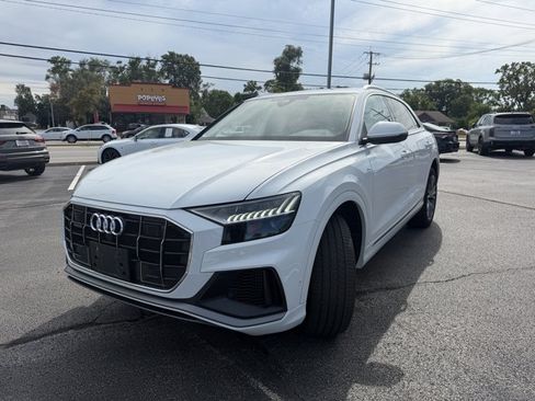 Used 2023 Audi Q8 Premium Plus AWD/4WD image 2