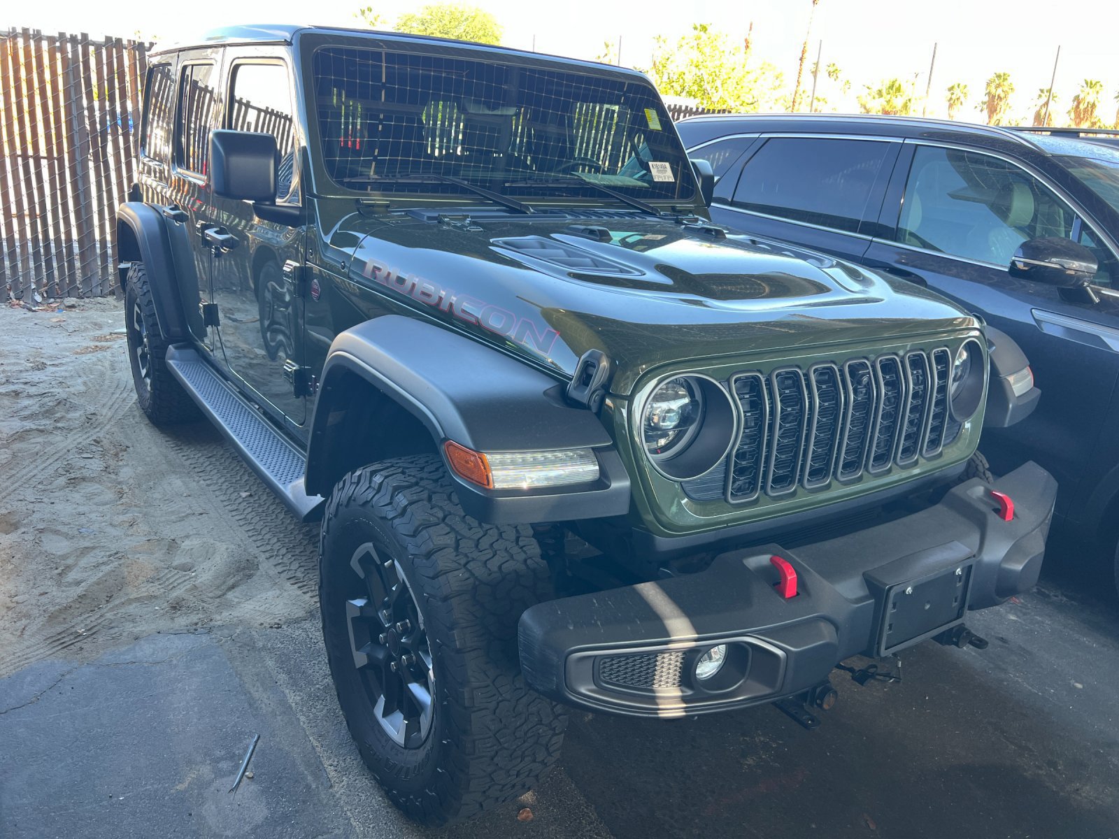 Used 2024 Jeep Wrangler Unlimited Rubicon w/ Technology Group AWD/4WD image 2