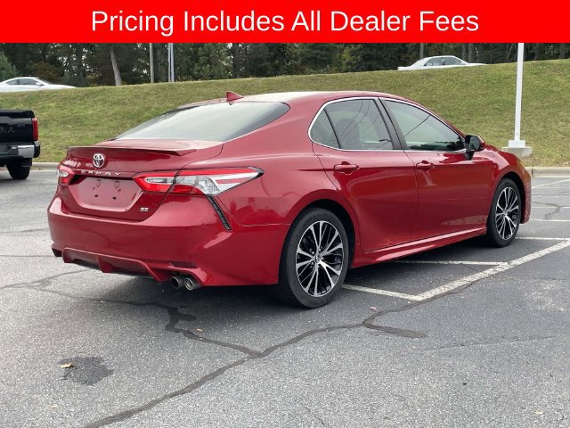 Used 2020 Toyota Camry SE FWD image 5