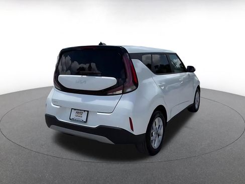 Used 2025 Kia Soul LX w/ LX Technology Package FWD image 14