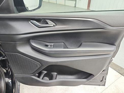 Used 2024 Jeep Grand Cherokee Altitude image 38