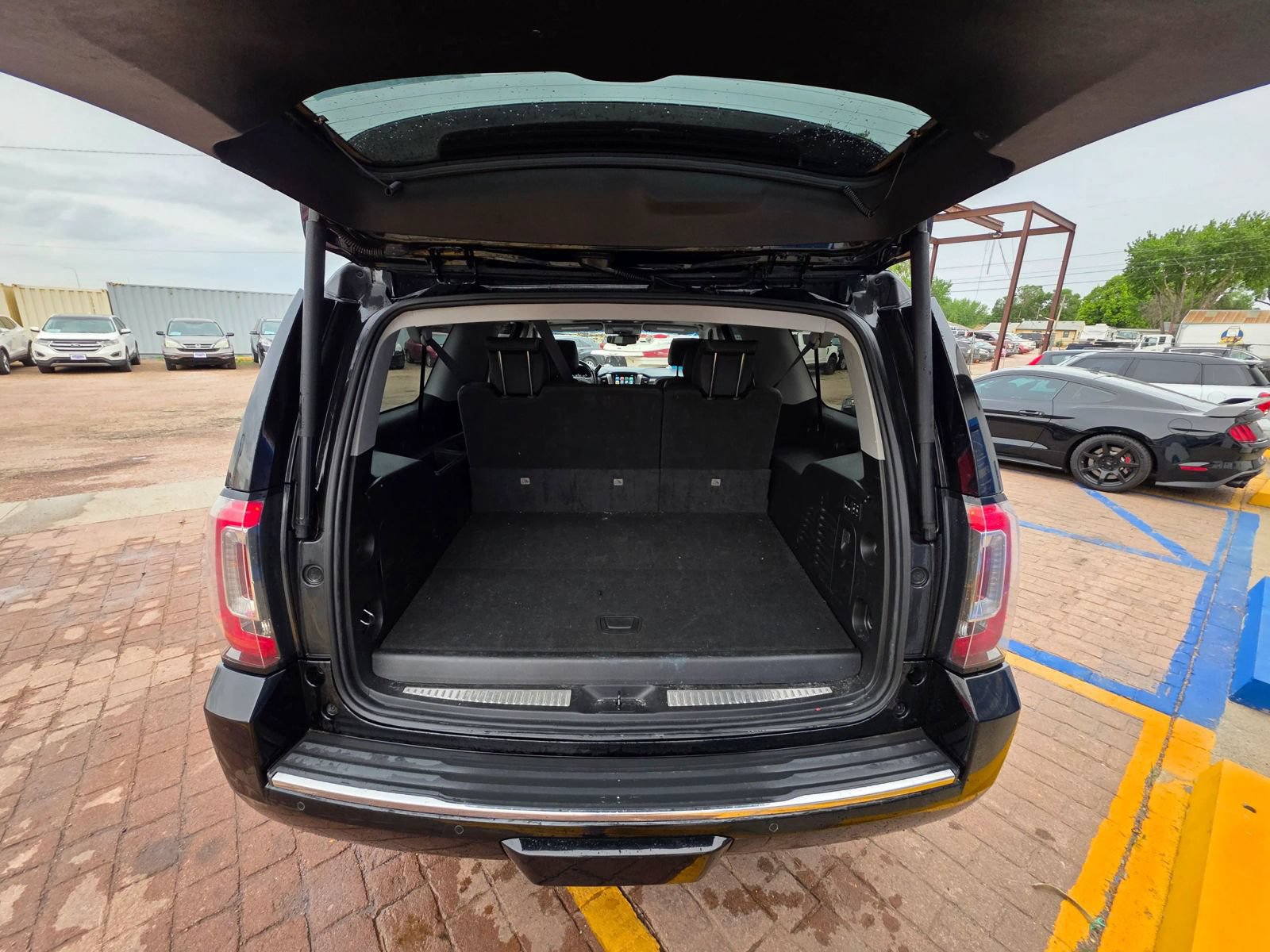 Used 2019 GMC Yukon XL Denali AWD/4WD image 9