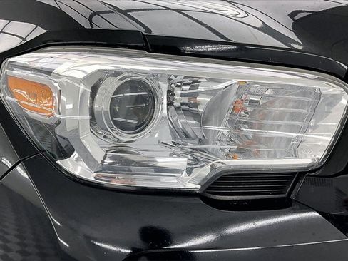 Used 2019 Toyota Tacoma SR5 image 30