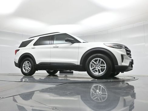 New 2026 Ford Explorer Active RWD image 47