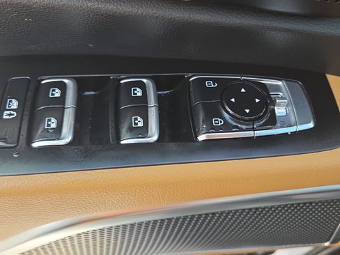 Used 2022 Kia Telluride SX w/ Towing Package FWD image 32